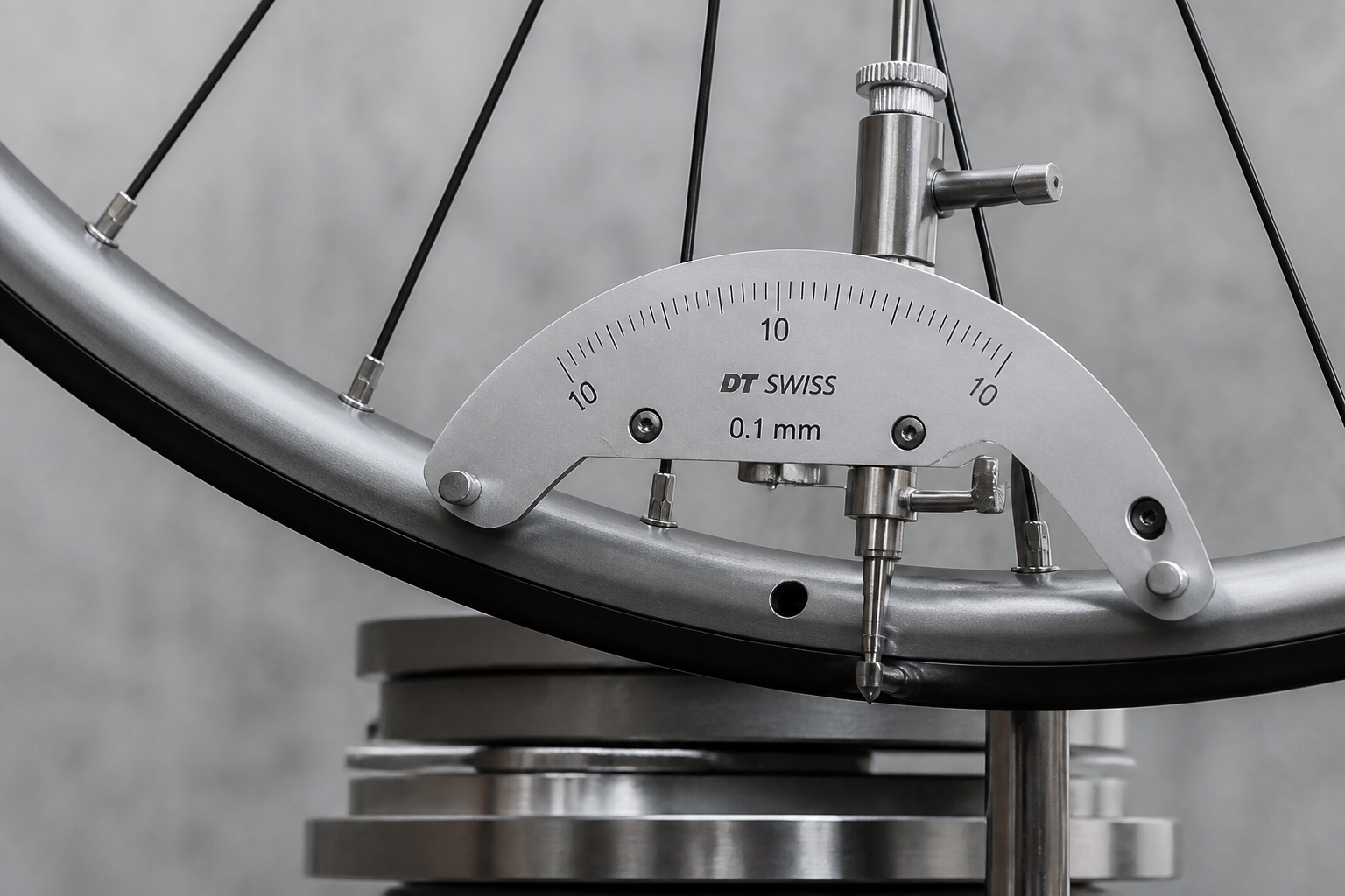 Dish gauge measuring aluminium rim plane